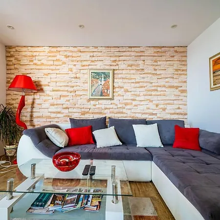 Stunning Old Town View Apart. Lenka Apartman *